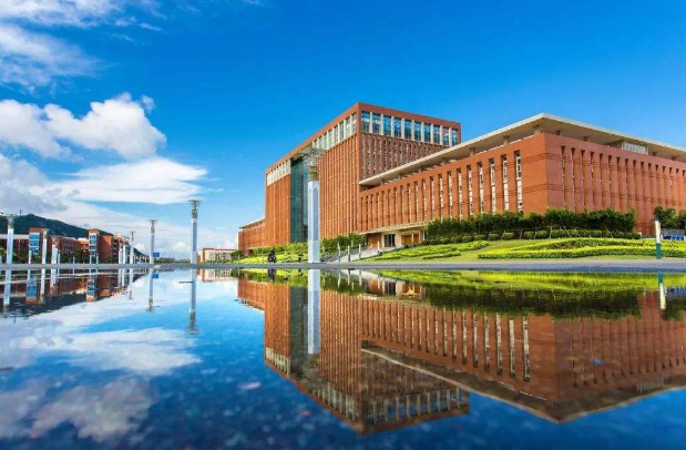 珠海将迎来本土的第一所本科高校，虽是民办大学，但也是开心的