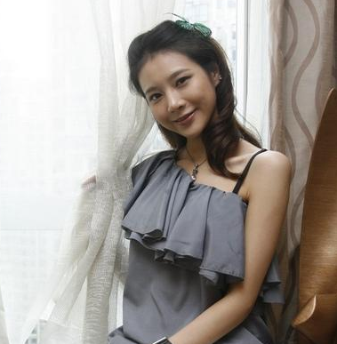 "岩女郎"宋汶霏:25岁嫁入豪门,婚后被丈夫家暴,27岁凄惨离世