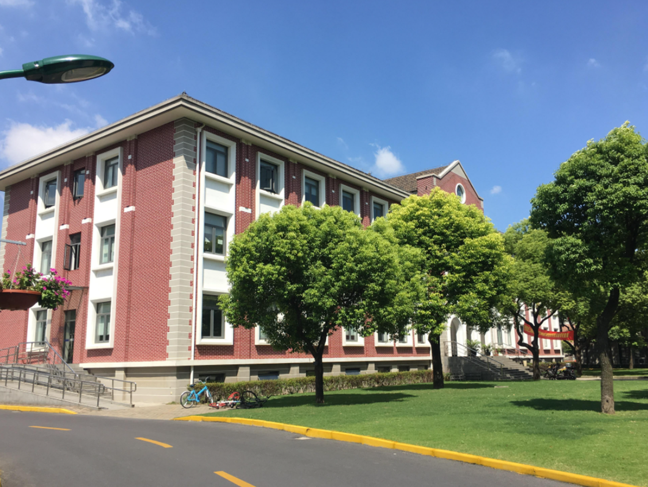上海市大学排名公布，6~10名性价比很高，普通学生也能被录取
