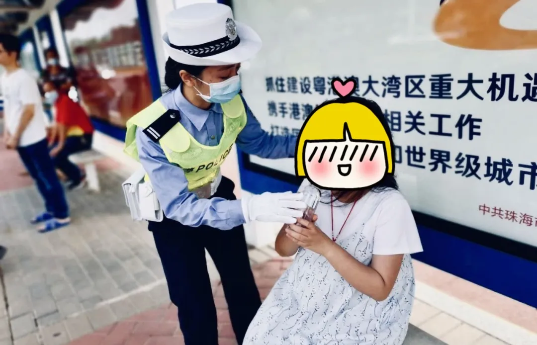 深圳宝马高速狂飙151，得知超速司机笑出来：幸好今天带上老婆