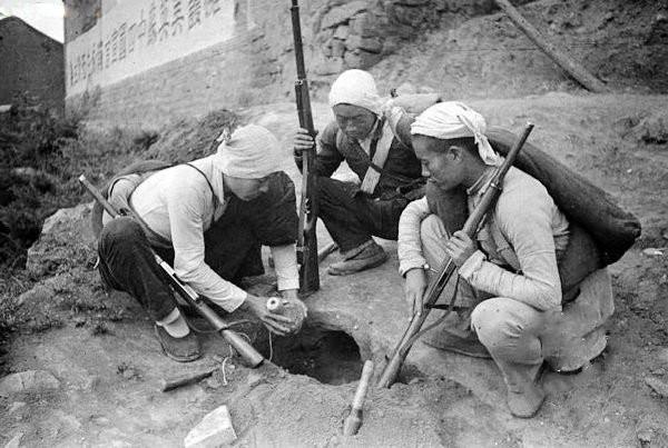 一泡尿送走日军高级指挥官，42年后日本公布真相，老兵才知立大功