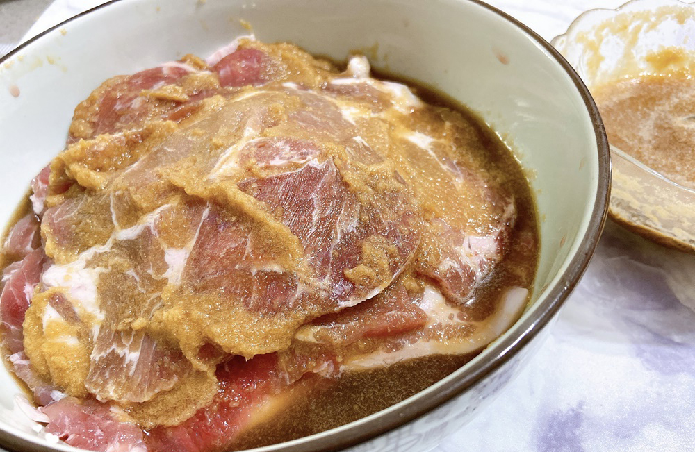 腌肉时别只会放盐，还有这7个小妙招软化肉质，肉才会入味好吃