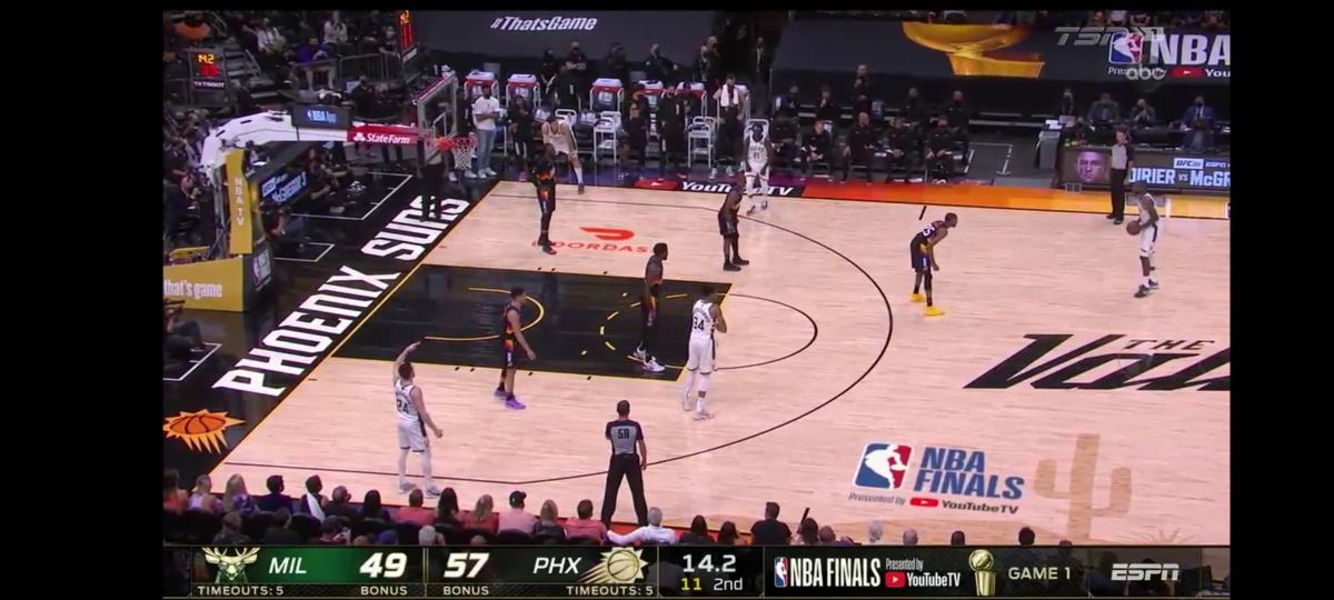 nba直播极速体育(正在直播：NBA总决赛 保罗神勇32分)
