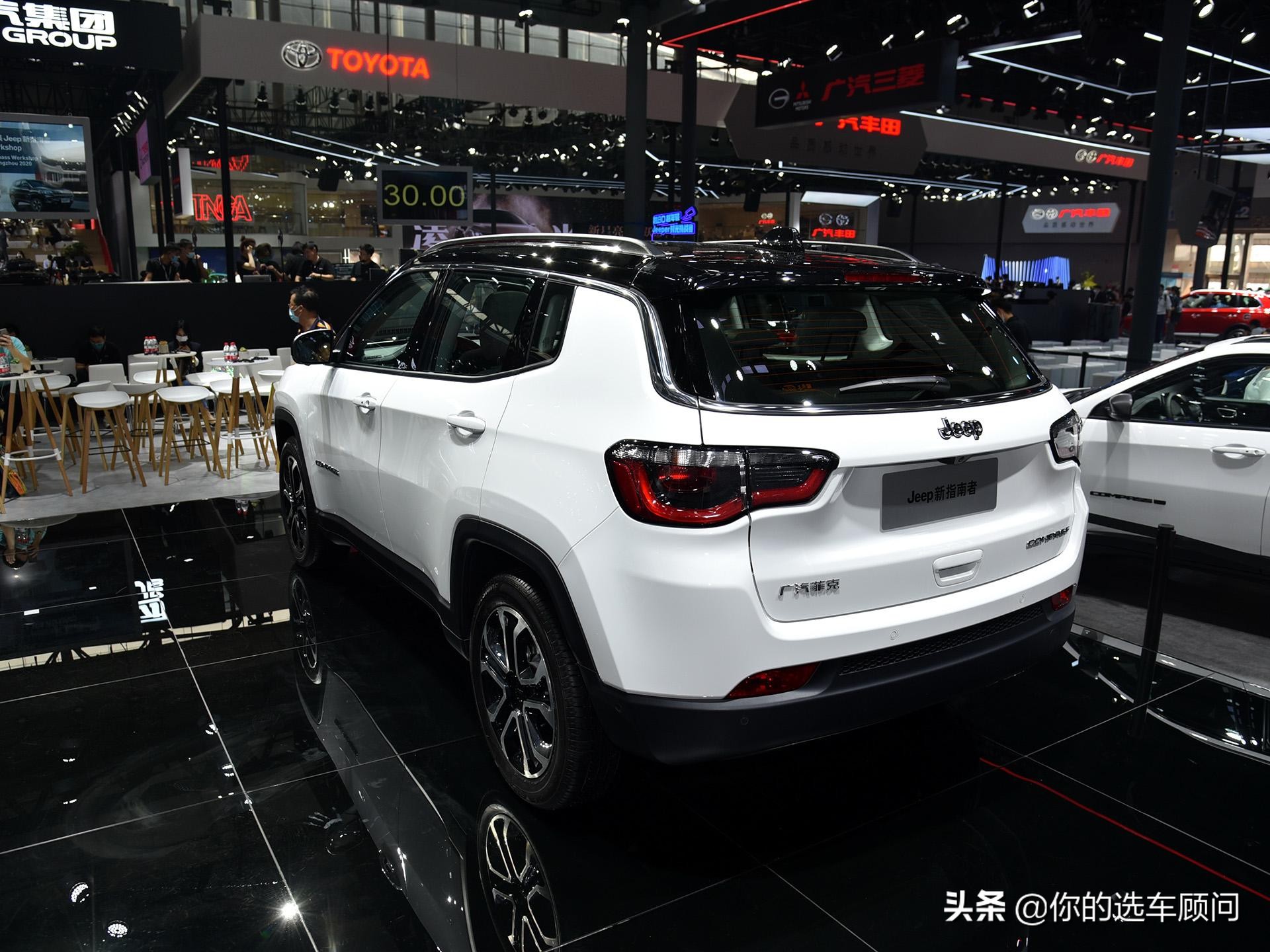 外观吉普SUV野性风格，但价格便宜且油耗6.3L，实拍Jeep指南者