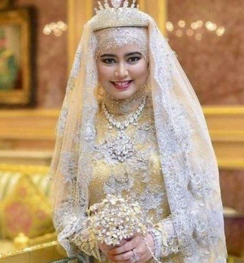 国家,虽然在一些大事上存在感不怎么强,但富有是没话说的,类似沙特