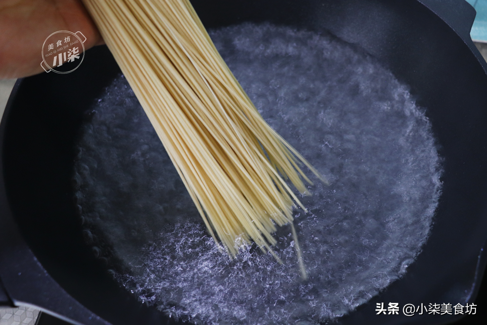 面条这样做太好吃了，做法简单省事，一周吃7次都不腻，太香了