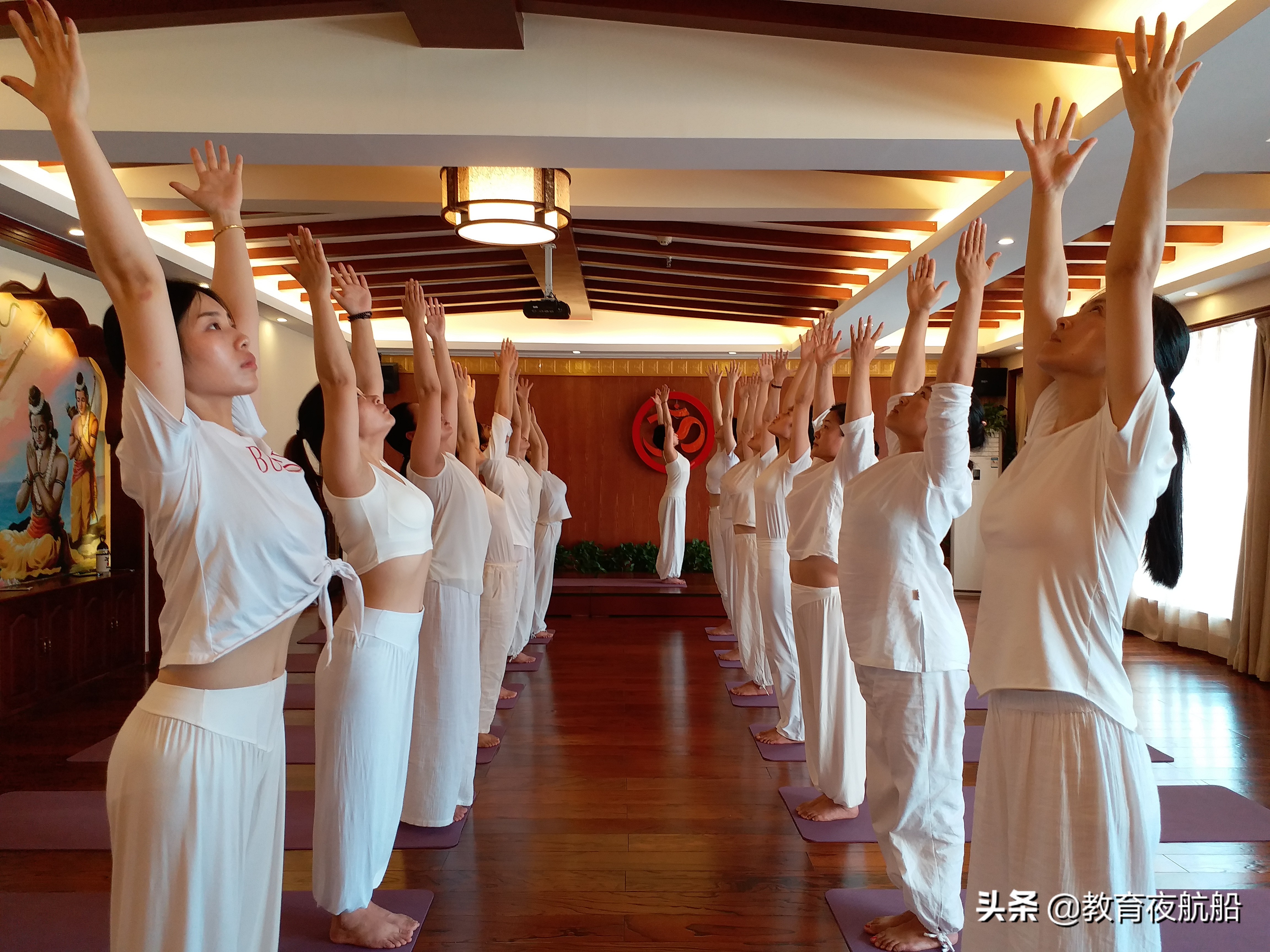 相当瑜伽教练，在郑州选什么瑜伽教练班好？