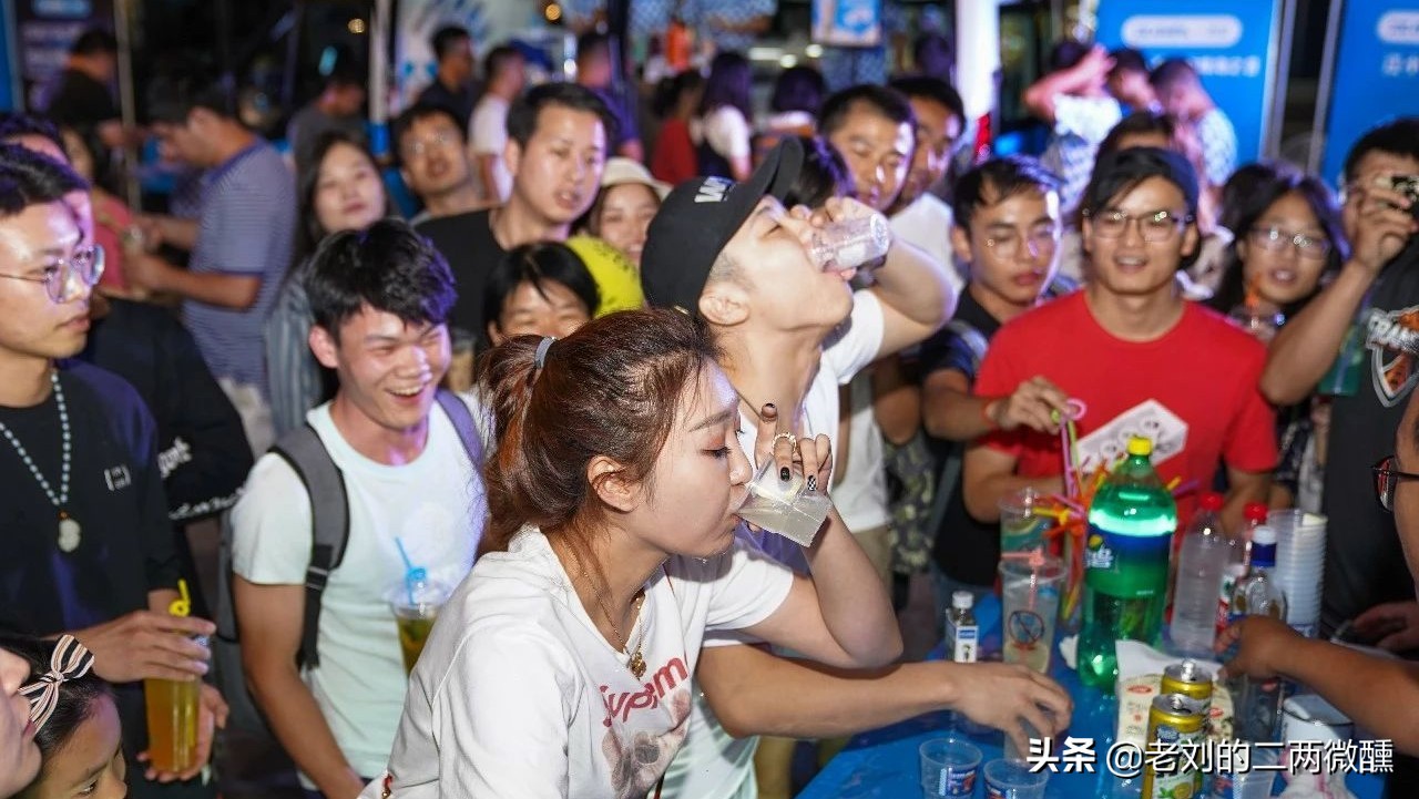 “凤泉，酒中凤凰”——湖北白酒界的璀璨明珠。