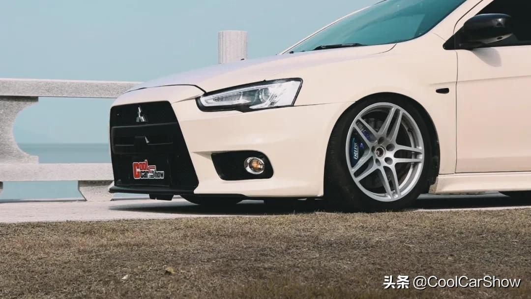 小哥爆改翼神,路人100%向你敬礼