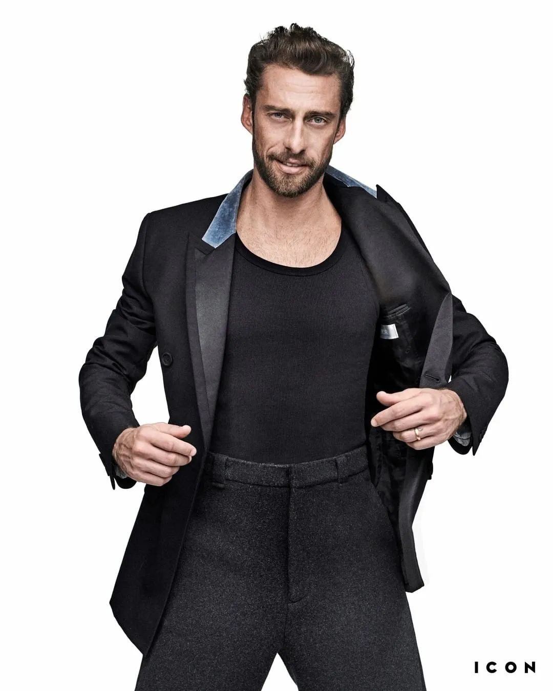 意甲美男子(三位帅气的足球运动员登上意大利时尚杂志,外形不输专业