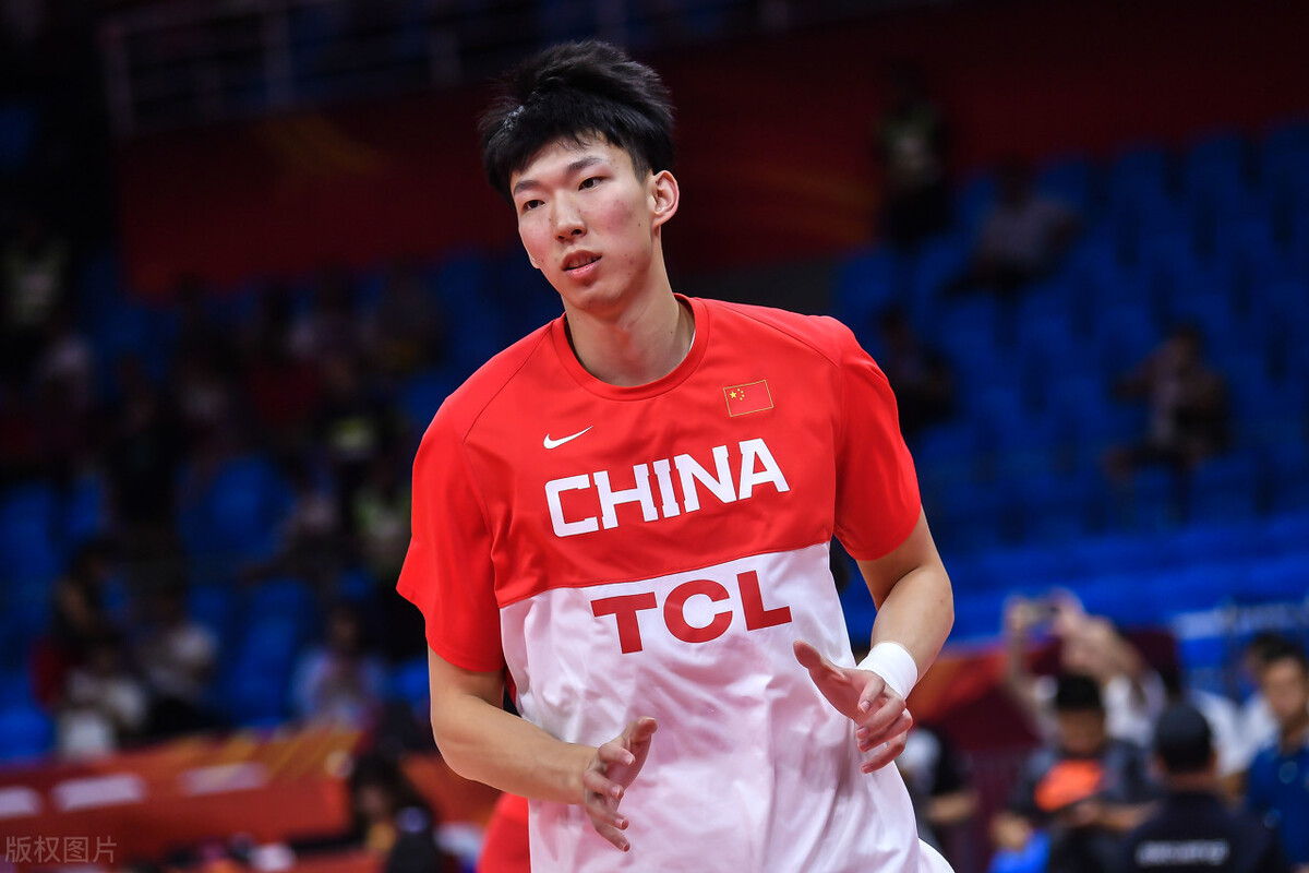 cba哪个后卫和俱乐部纠纷(前车之鉴，阴阳合同再现CBA，周琦与俱乐部合同纠纷愈演愈烈)