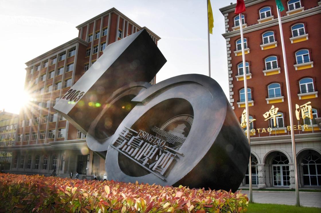 都是青岛啤酒,"一厂"比"二厂"好?青岛人:我买五厂的