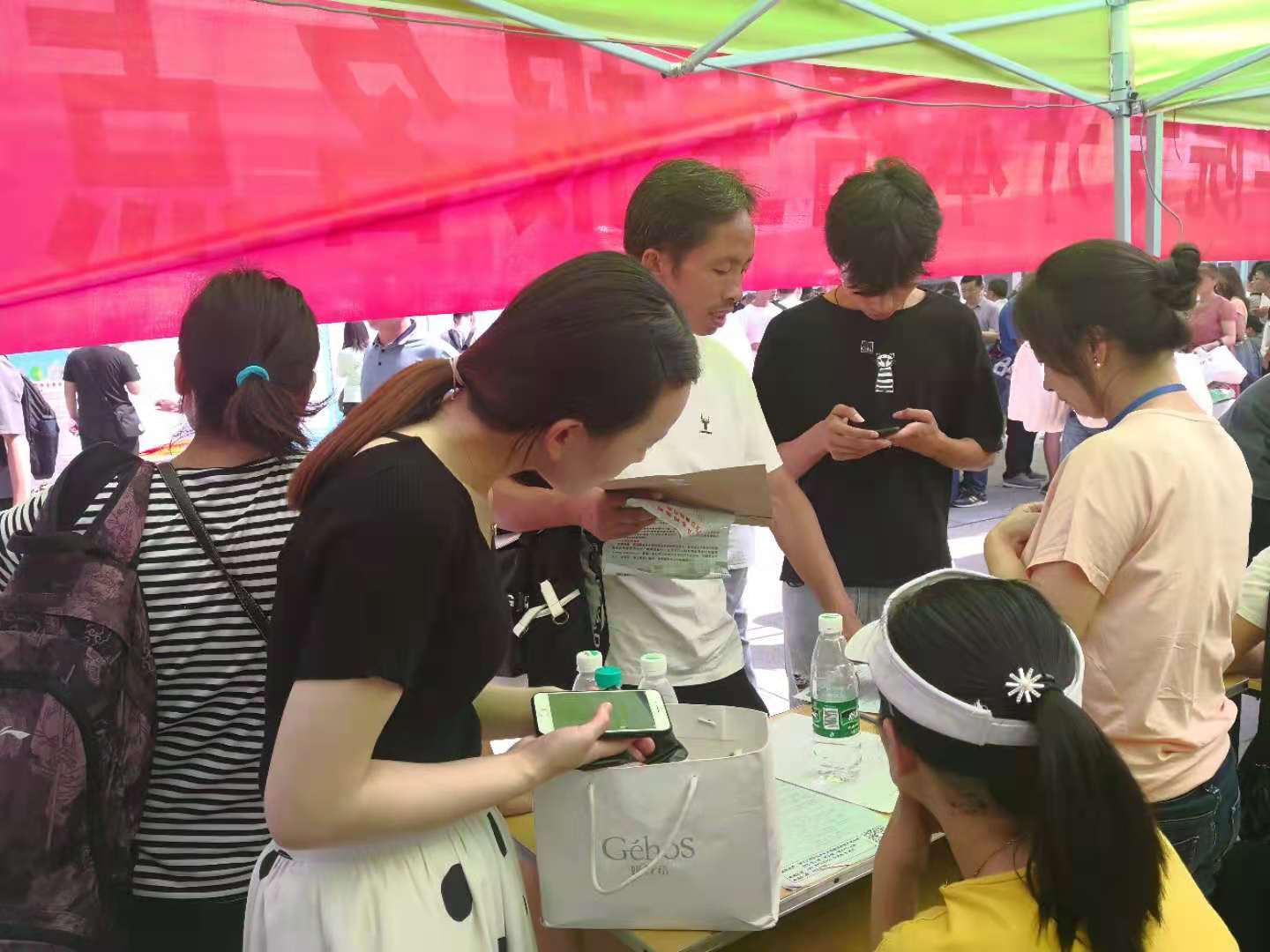 真的需要给大一新生买电脑么？看完老学长的建议，家长再做决定