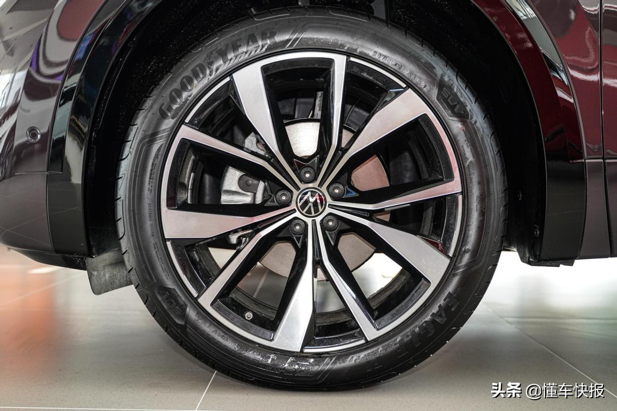 尺寸够大、配置具备豪华感，到店探访大众全新SUV揽境