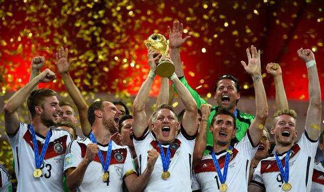 足球世界杯为什么叫杯(即便技战术水平不如欧洲杯，为何世界杯依然成为足球界第一赛事？)