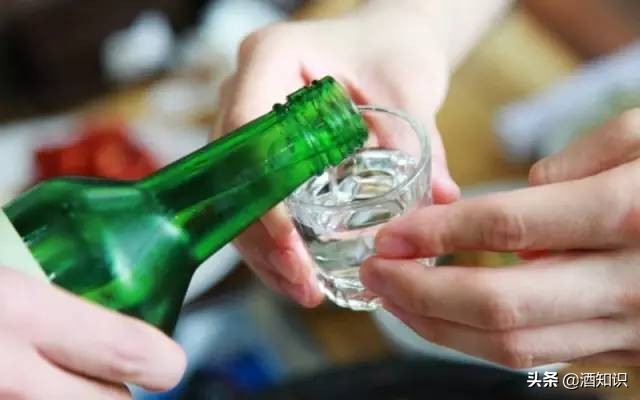 “酒与人生”的经典语录，句句都是人生