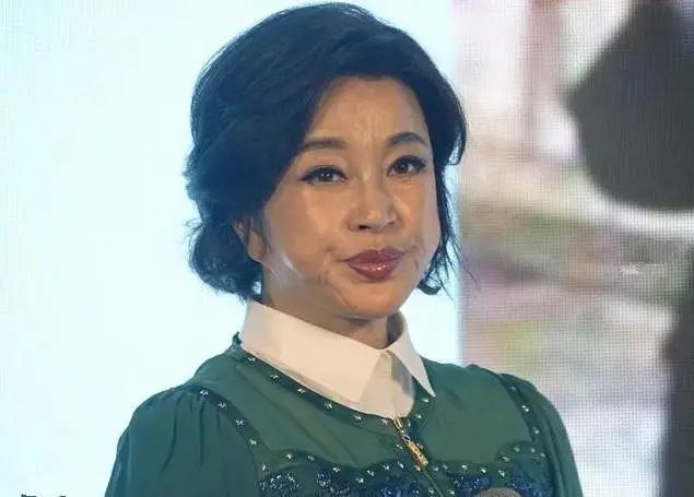 中国8大美人今昔颜值对比，有人整容颜垮，有人优雅老去，差距大