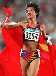 刘翔夺冠的2004年雅典奥运会是黄种人田径的最高峰，至今无法超越