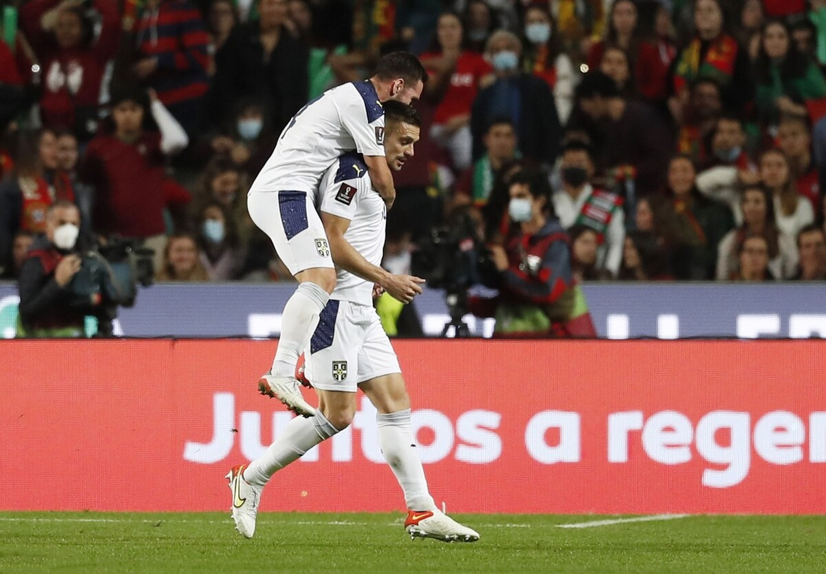 2021世界杯葡萄牙出线了吗（1-2！C罗绝望掩面：打平即晋级世界杯，葡萄牙却被绝杀逆转）
