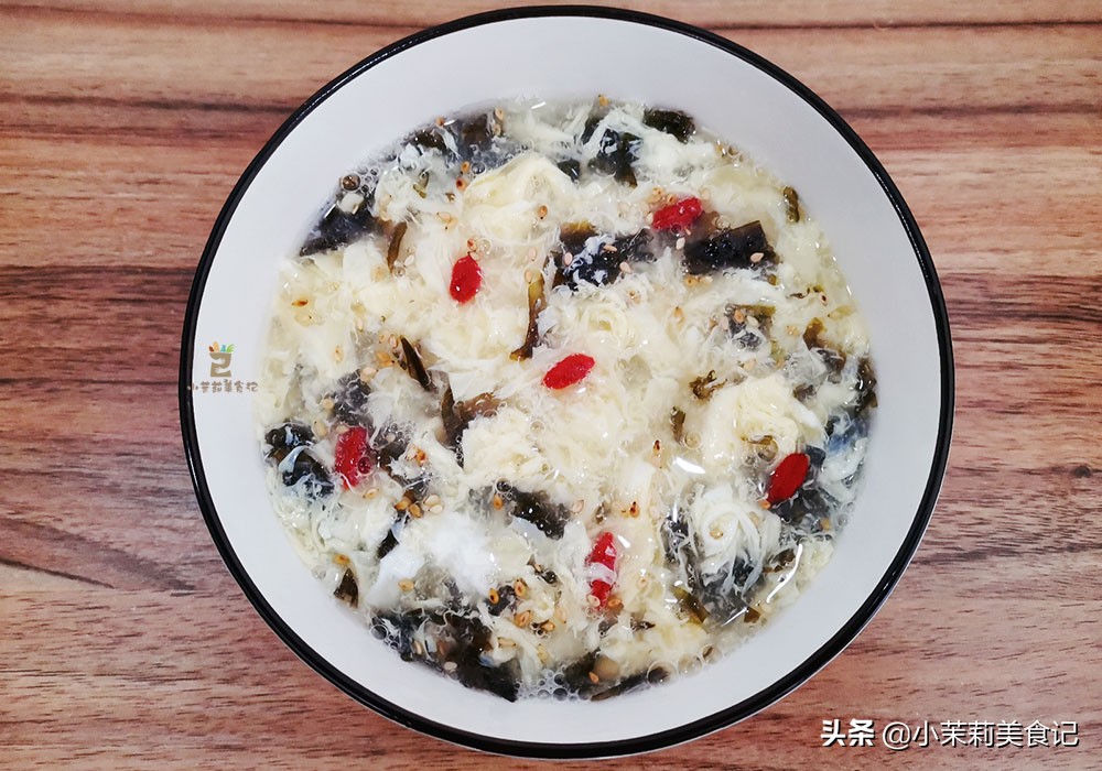 蛋花汤怎么做好吃（大厨教我3招蛋花漂亮鲜嫩不腥）