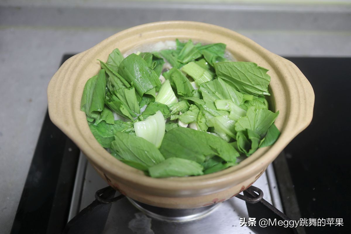 自制的鱼丸Q弹洁白，2道家常鱼丸汤，比饭店的还营养好喝实惠