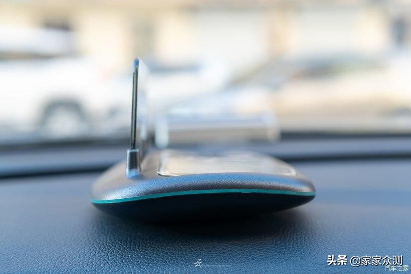 护航时尚版路宝宝HUD车载抬头显示器，到底怎么样