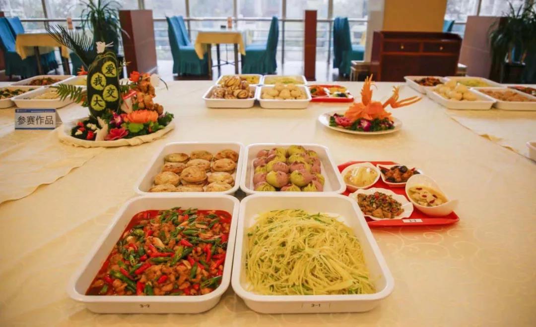 世界之最！据说，西南交通大学有一辆校内