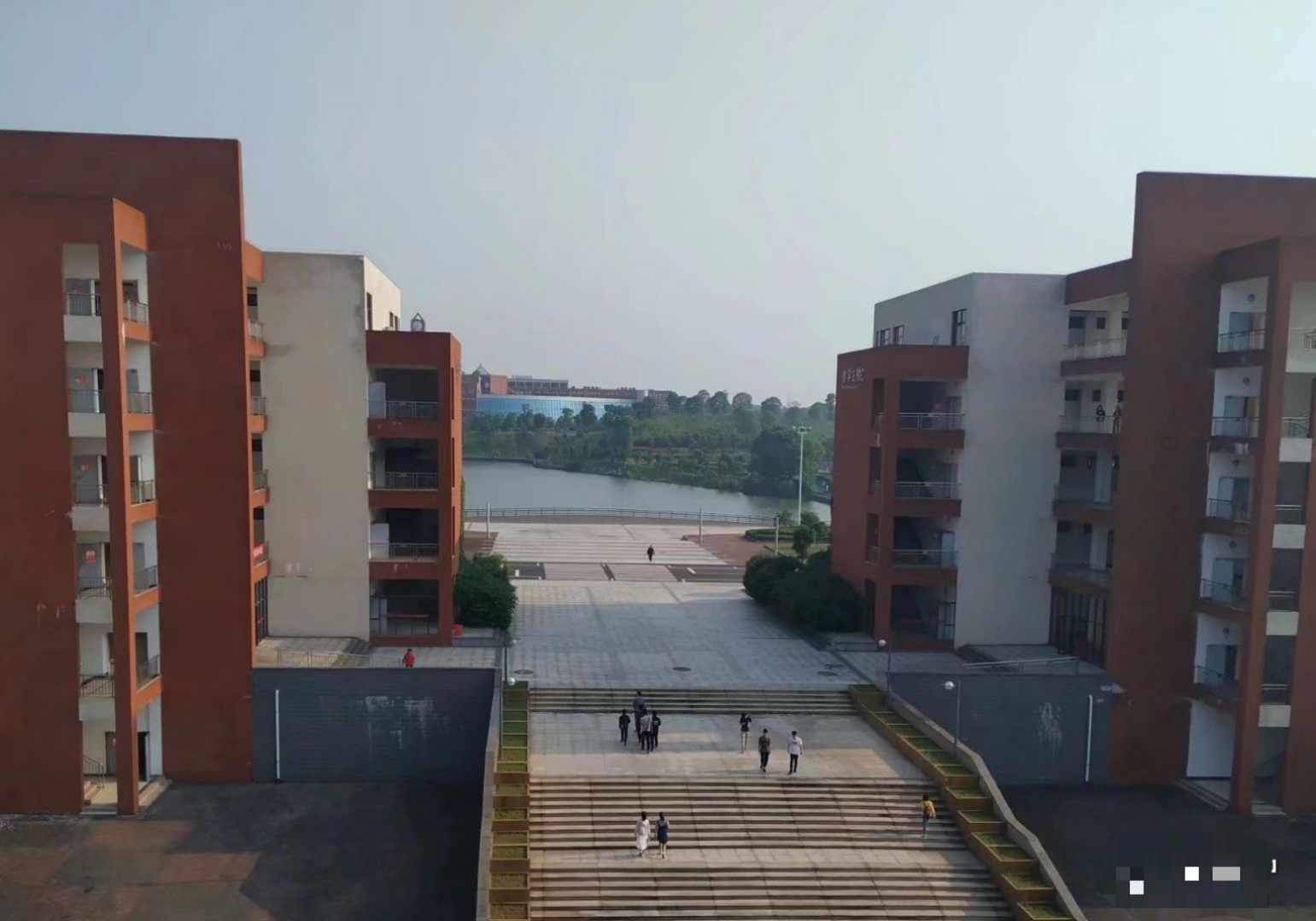 在江西的新余，有一所本科学校等着你发掘！它是谁呢？