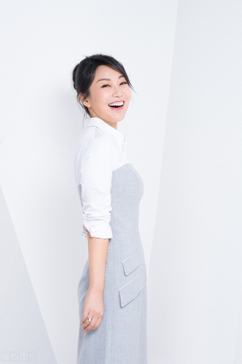 闫妮老公邹伟平简历 演员闫妮前老公 - 时代开运网