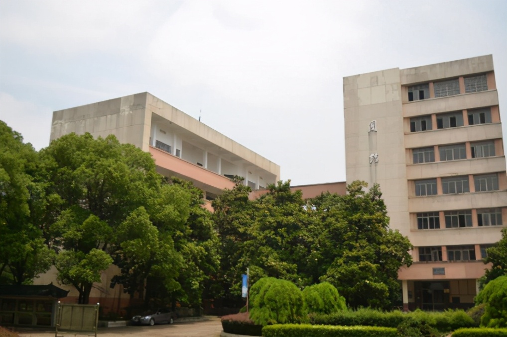 湖南两校“携手并进”，合并成立一所”新本科“，学生有福了