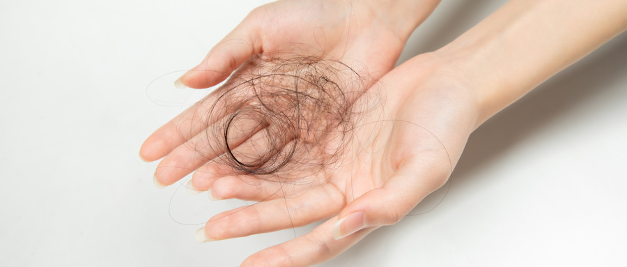 掉头发严重是什么原因女性(掉头发怎么补救最快方法)