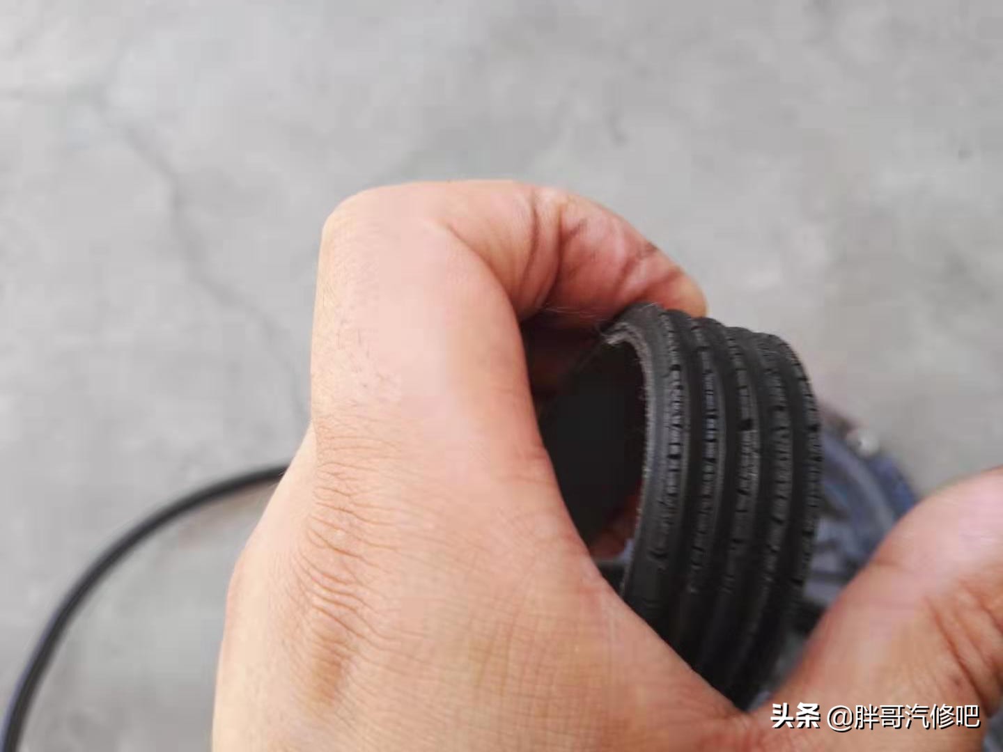 不及时更换正时皮带的后果，离合片惨不忍睹