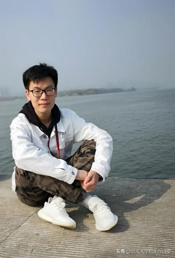 开挂！湖北学霸带领全班创造历史最高保研率！本科期间拿遍高额奖学金！