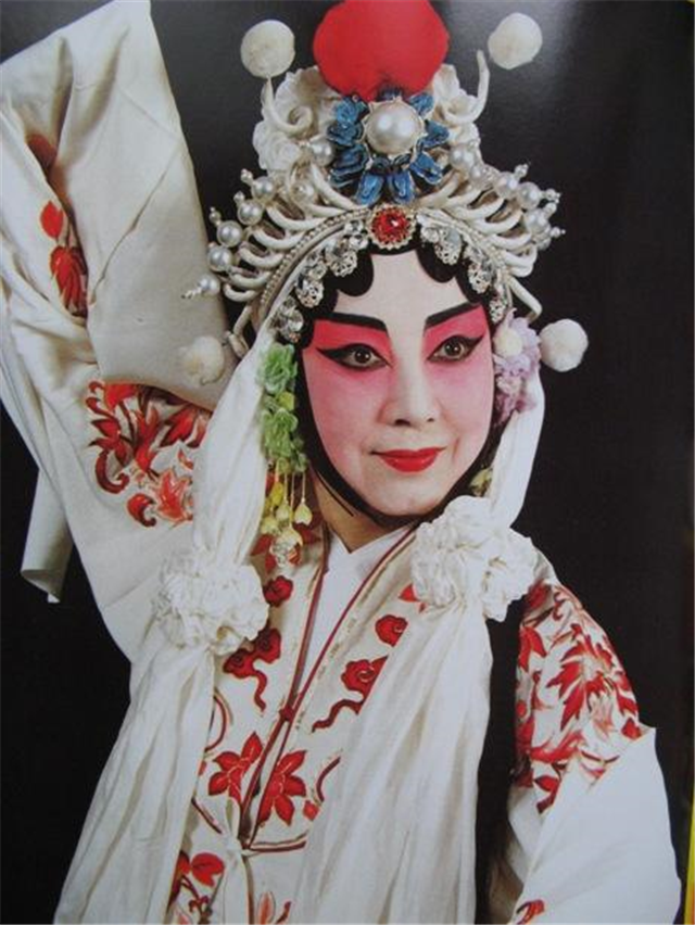 京剧名家,梅派传人杜近芳,到底是不是梅兰芳和孟小冬的女儿?