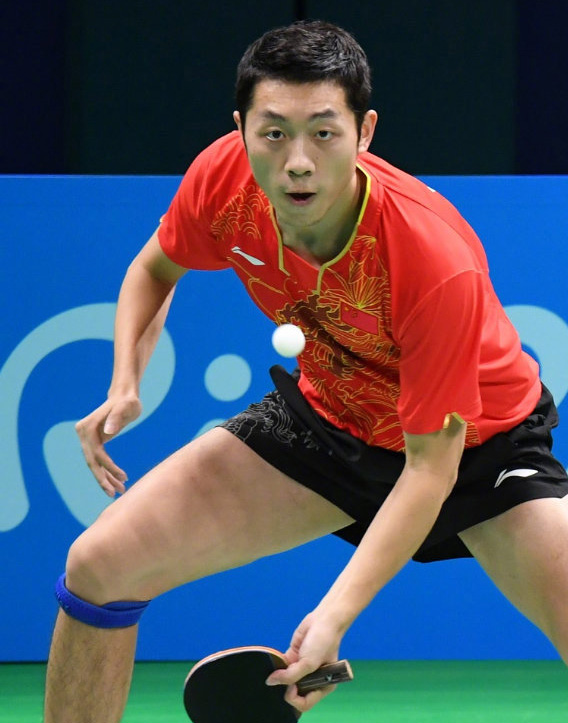 许昕是直板吗("黄金左手"许昕:国乒现役最后直板,一个把旋转玩到极致