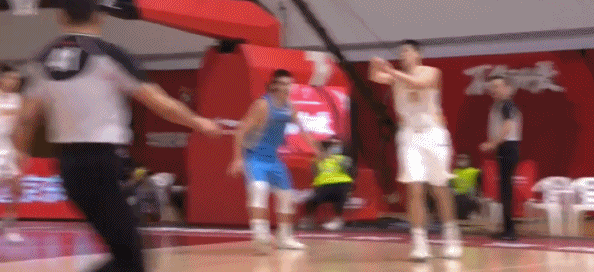 威爾遜錢德勒cba（錢德勒拒絕上場比賽！公開要求離開聯盟！CBA該出手管管了）