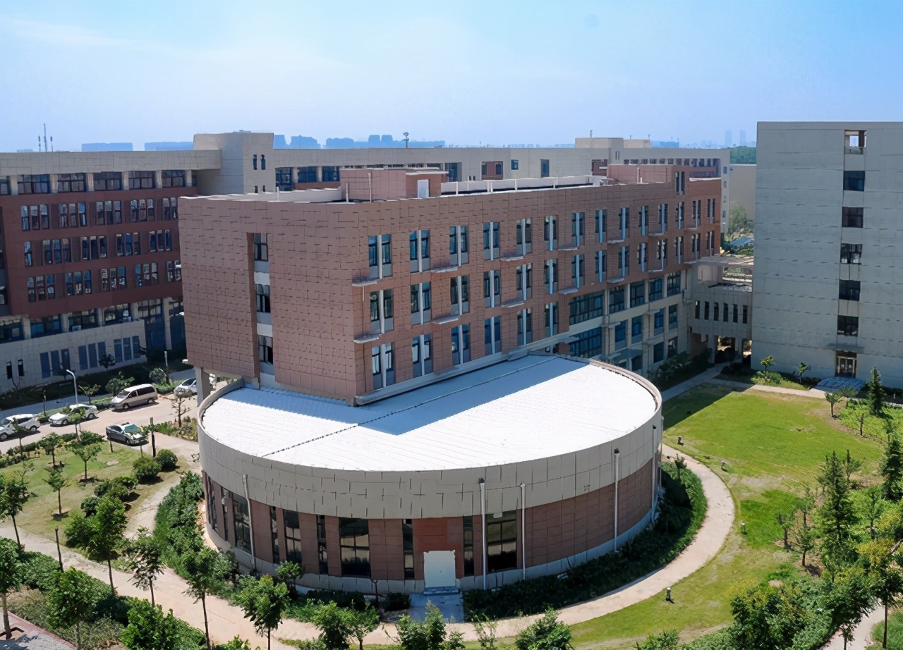 专科中的“清华”，学生不用愁毕业，十有八九都能牵手铁路部门