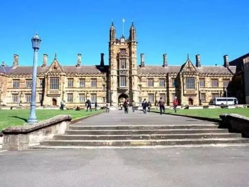 早稻田大学到底有多牛？七位日本首相、近三分之一国会议员的学府