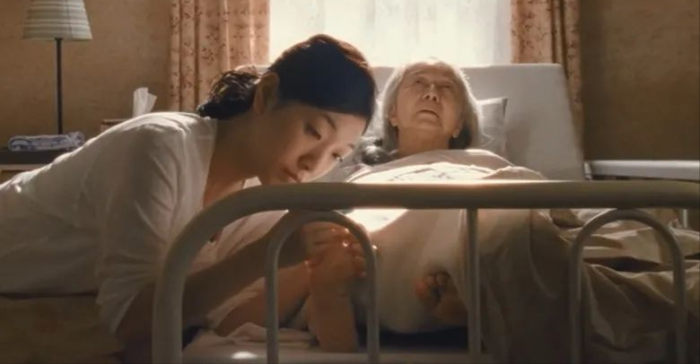 这个叫安藤樱的女演员，戳破了日本老年人的“性”尴尬