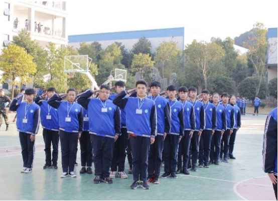 “职高生”期末试卷曝光，阅卷老师看了直摇头，跟普高生差远了