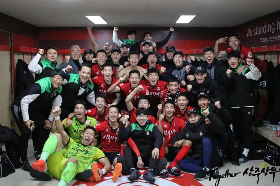 不存在的球队新年特辑(韩国足球周报：K联赛收官特辑——奇迹·黑马·告别·失落)