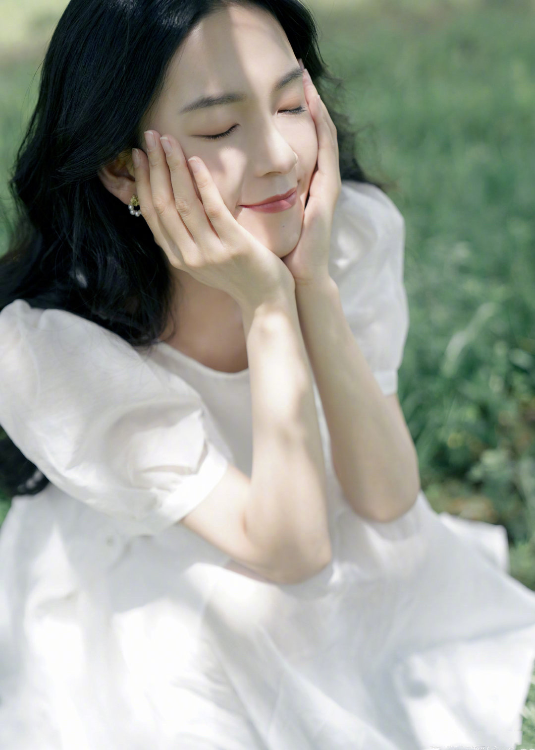 女童拍照姿势大全图片(普通女孩必学的7个拍照技巧) - 赤虎壹号