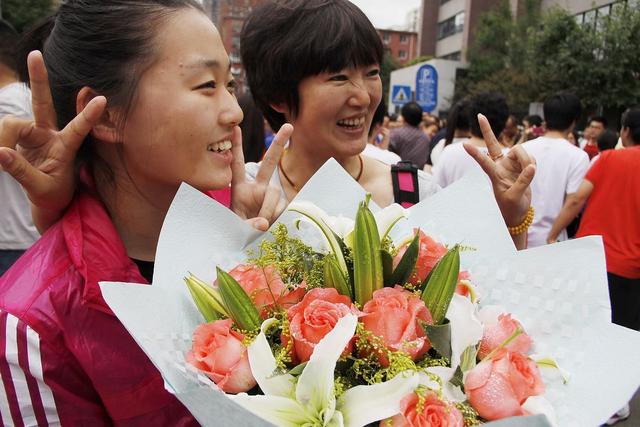 河南发布高考录取分数线！二本线只有400分，网友：这分数算高？