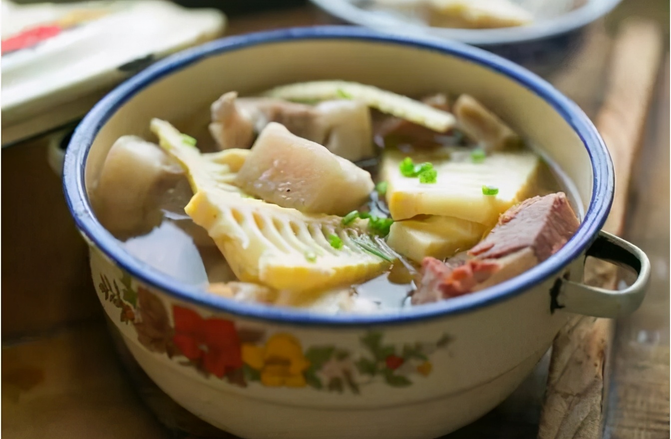 【竹笋豆腐汤】做法步骤图 汤鲜味美 孩子天天就馋它-起舞食谱网