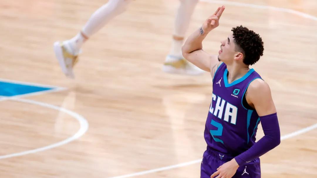 nba为什么要叫球哥(都是最年轻三双缔造者，三球和他哥还不一样)