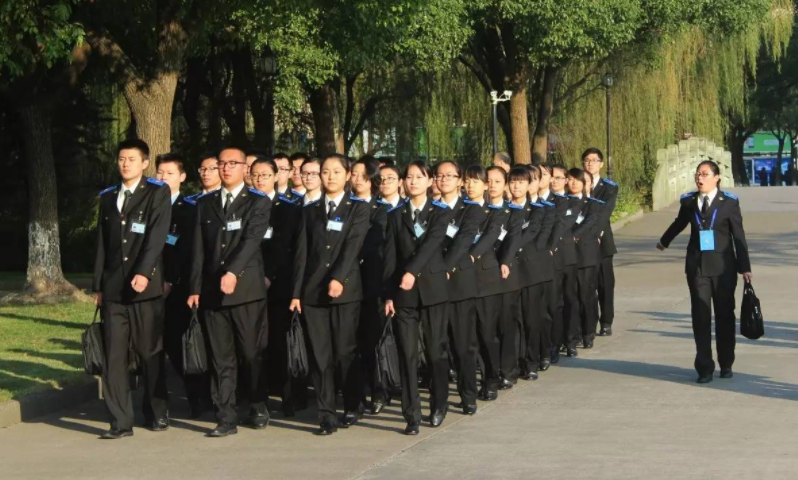 上海很神秘的二本大学，知名度并不高，但毕业生多数成为公务员