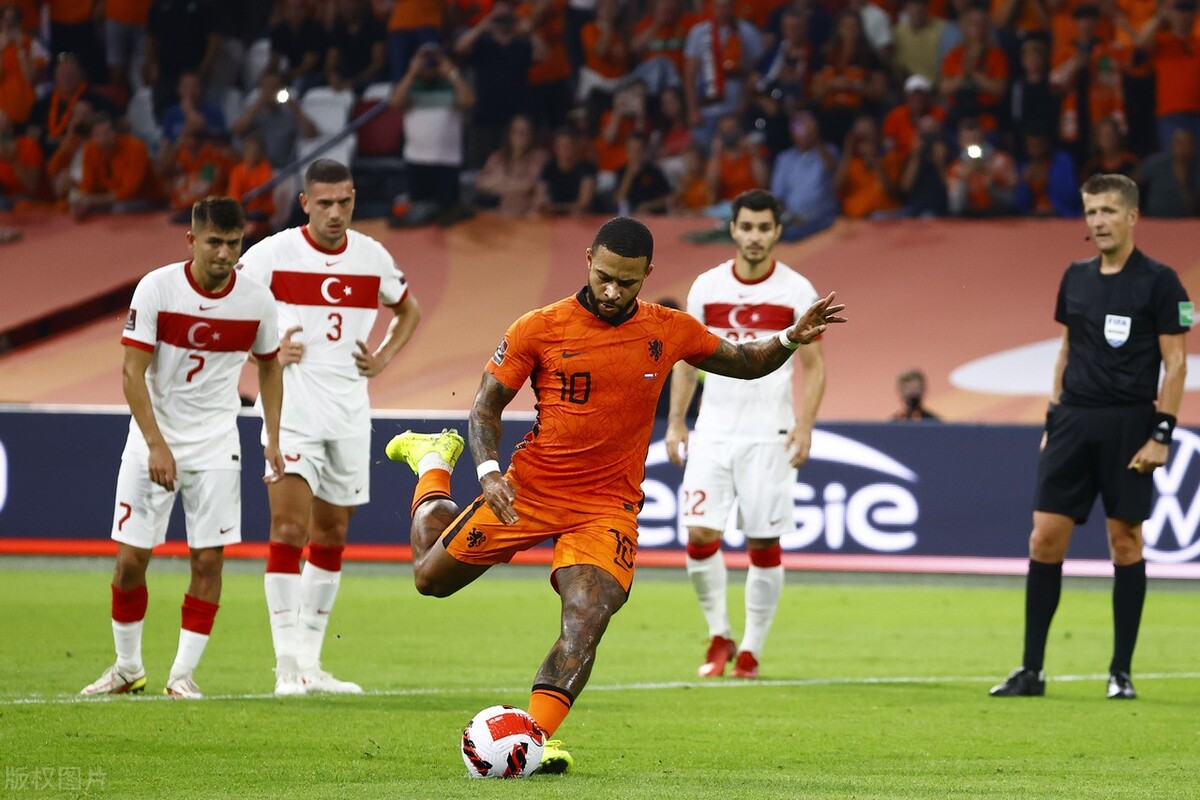 世预赛-德佩戴帽荷兰6-1复仇土耳其 格列兹曼双响法国2-0 葡萄牙3-0