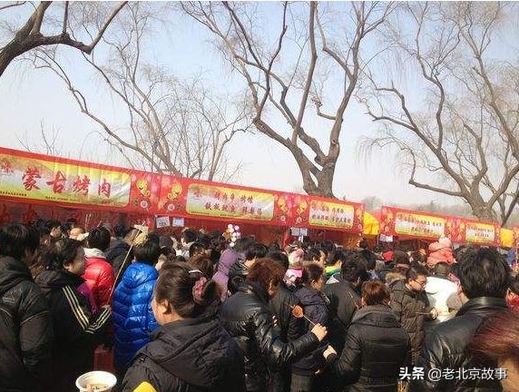 在北京，我们为什么不去逛庙会！