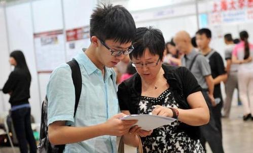 辽宁学子“避雷”了，7所“野鸡大学”臭名远扬，人民日报已曝光