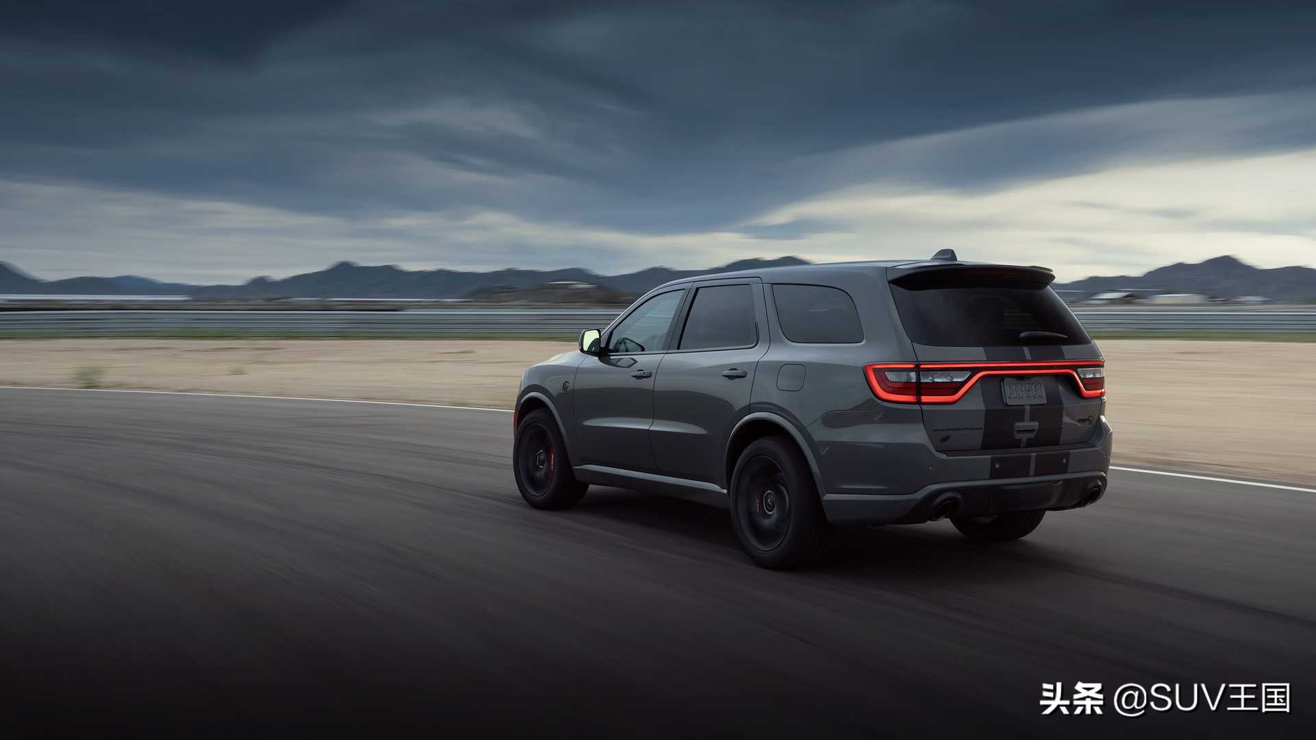 1000匹,扭矩1314 n·m,道奇srt杜兰戈·地狱猫